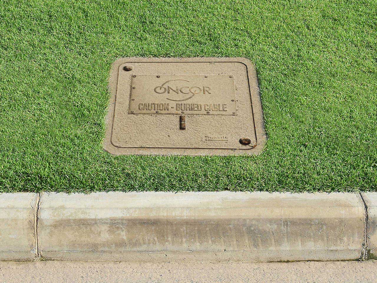 Caution Buried Cable oncor newconstruction treepruning inset