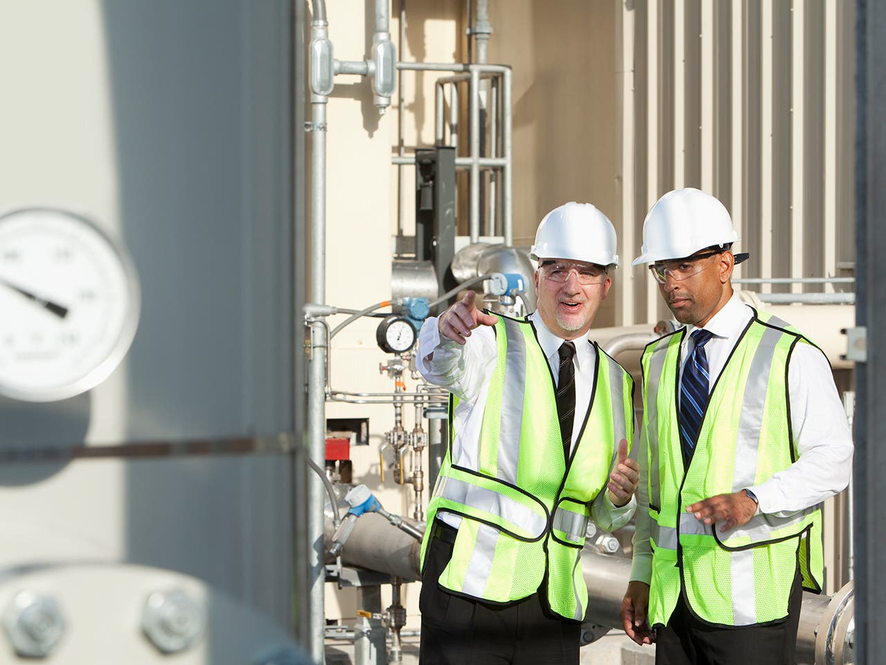 CMP Oncor Office Stills Oncor helps energy system developers interconnect large commercial and industrial distributed generation systems to the grid.