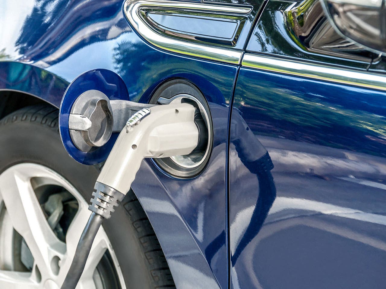 Oncor home electric vehicles With more electric cars and hybrids on the road, more charging station are popping up to energize them all.