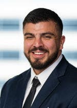 AREA MANAGER HEADSHOTS - Uriel de la Fuente AREA MANAGER HEADSHOTS - Uriel de la Fuente